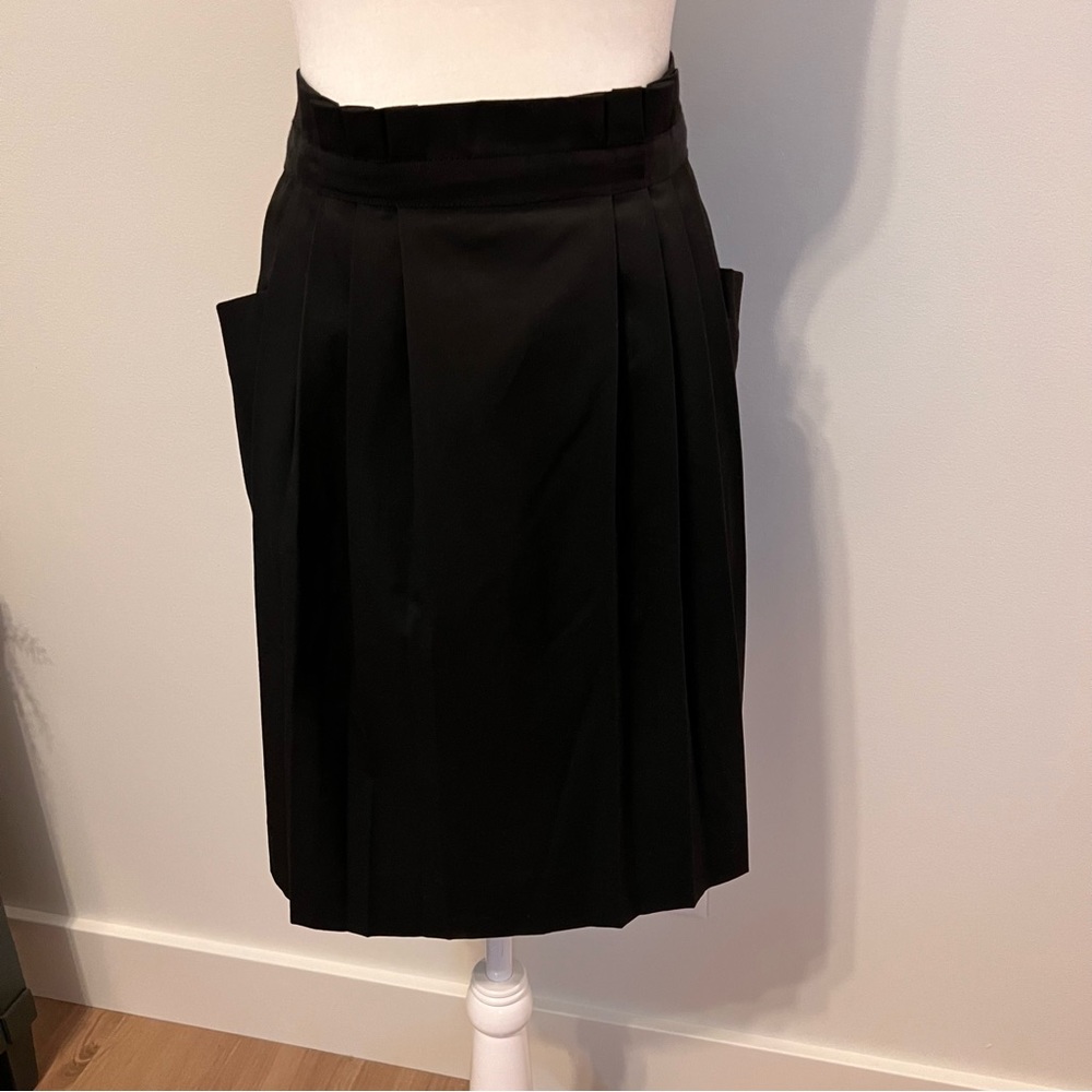 Gap 10T pleated black skirt - like new